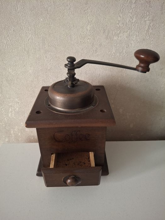 Ручная кофемолка