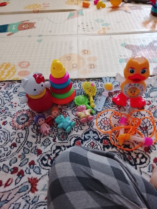 Игрушки отдам даром