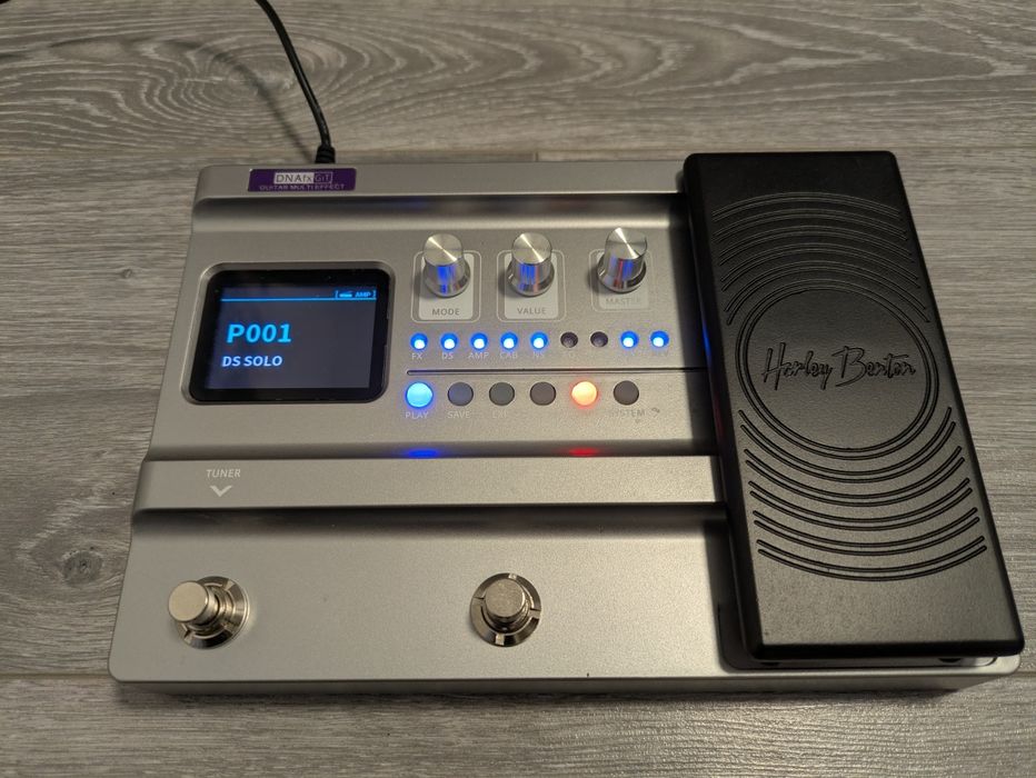 Procesor efecte chitara Harley Benton DNAfx