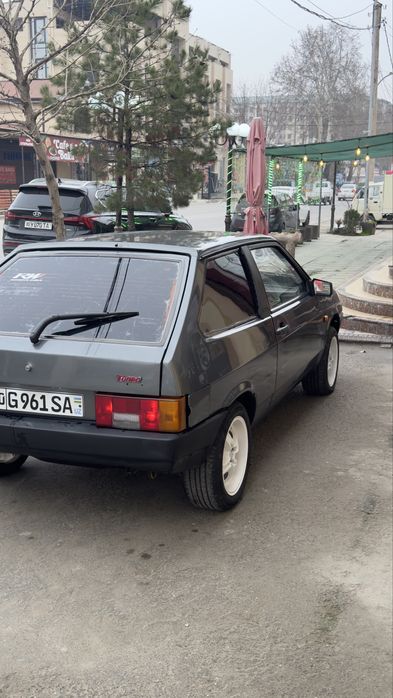 Vaz 2108 sotiladi