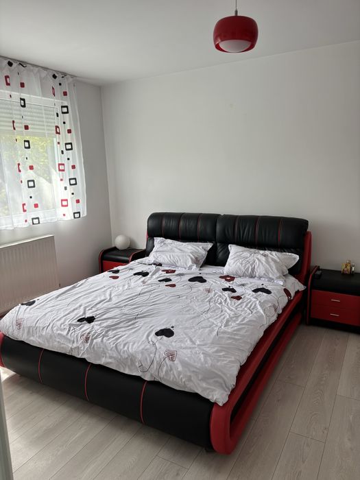 Proprietar vand apartament trei camere decomandat pe Saturn langa colegiul A.I.Cuza