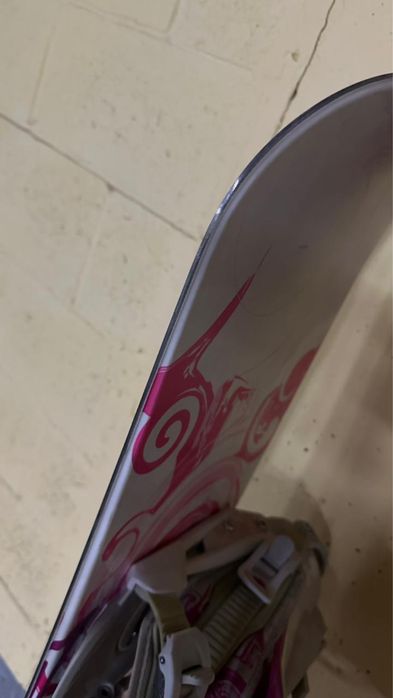 Сноуборд с креплением и ботинками