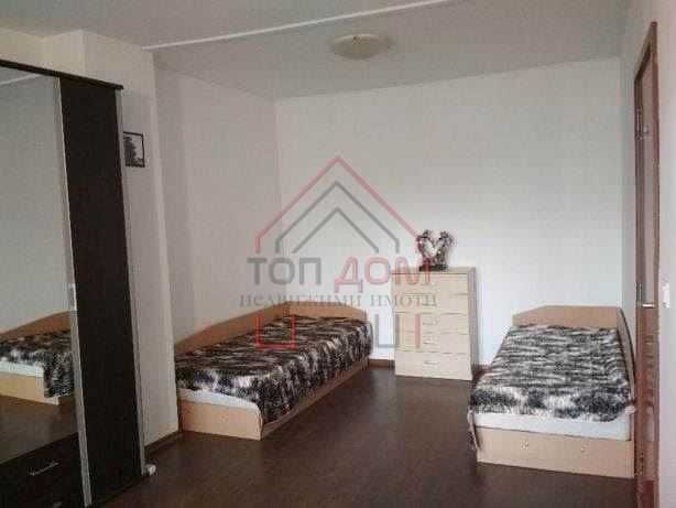 Дава се под наем Тристаен апартамент в Варна, Цветен квартал - 70 кв.м за 612 € - Снимка #2