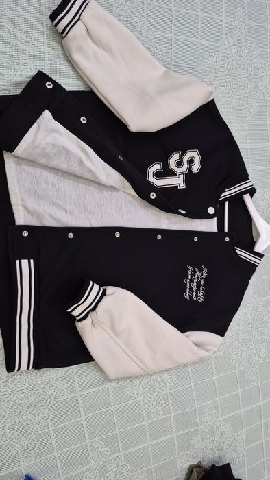 Продам бомбер тёплый