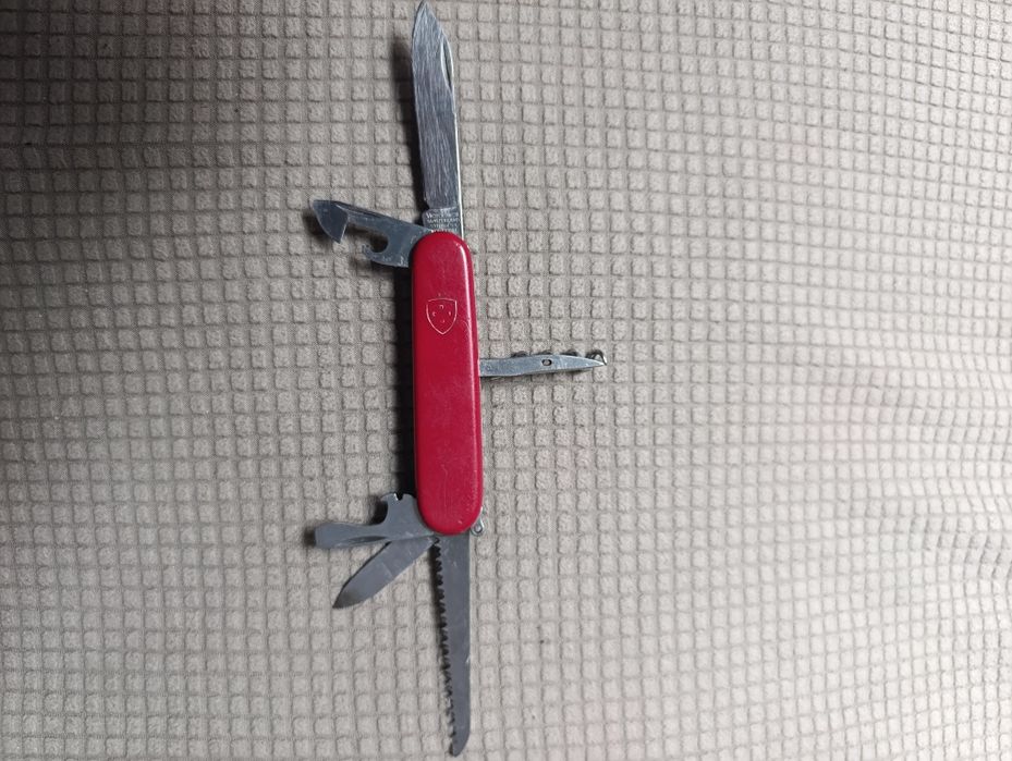 Briceag multifuncțional