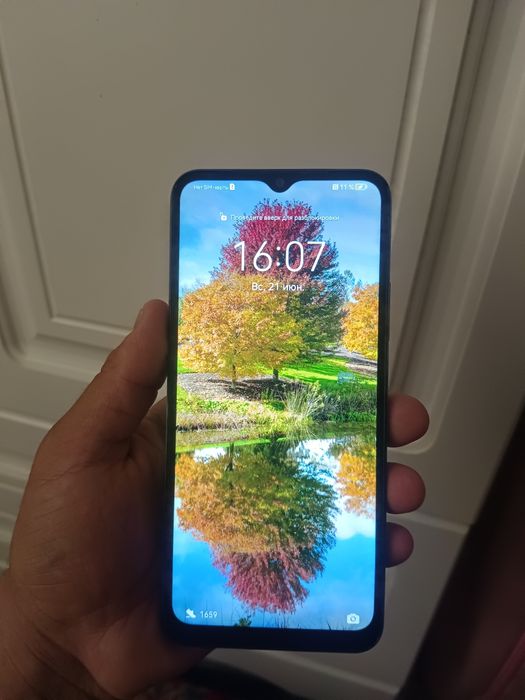 HUAWEI srochna sotiladi