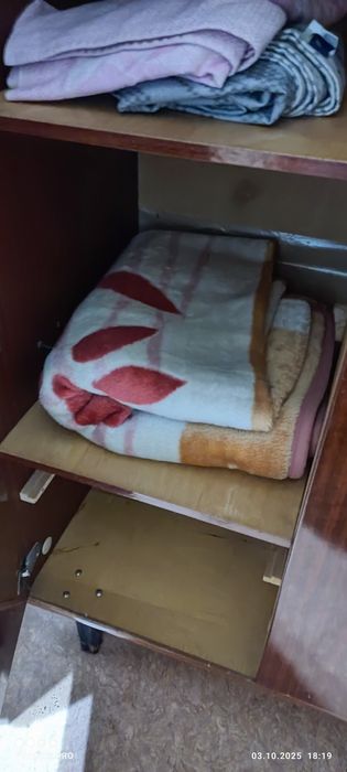 Шифоньер трёхстворчатый продам