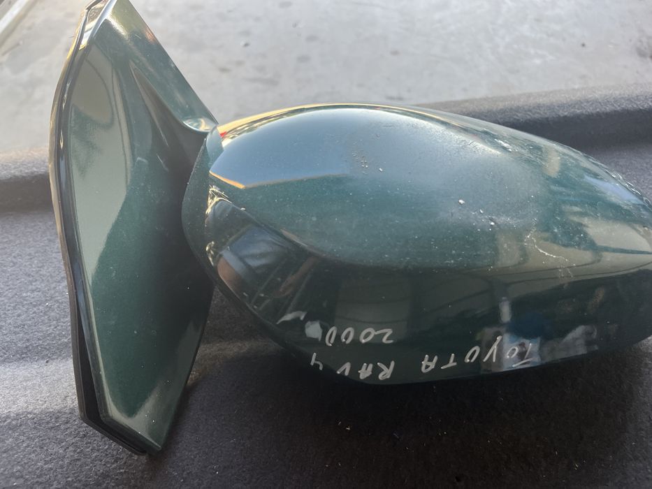 Огледало Toyota Rav 4 2000г