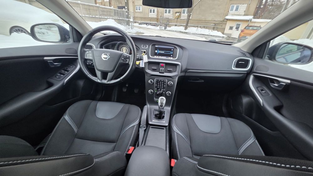 Volvo v40 d2 2013