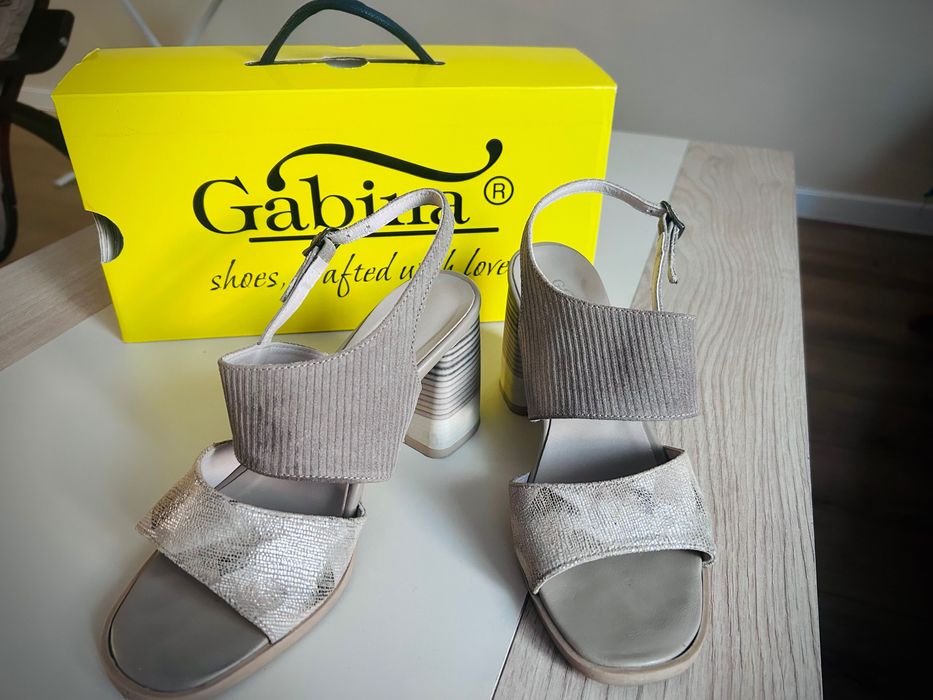 Дамски бежови сандали с висок ток - Gabina