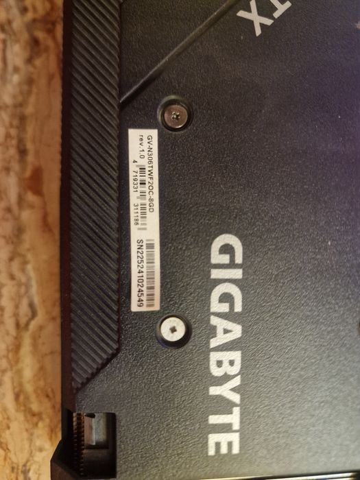 Видеокарта RTX gigabyte  3060 Ti 8 gb