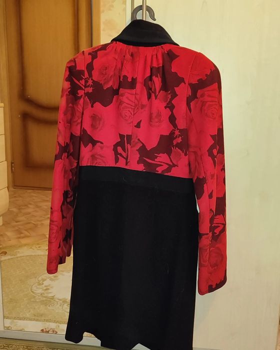 Продаю пальто демисезонное