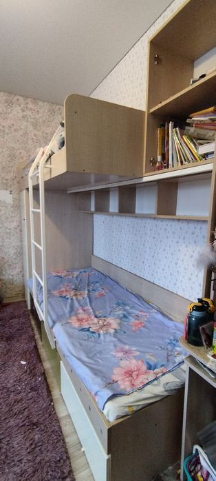 Двухъярусная кровать