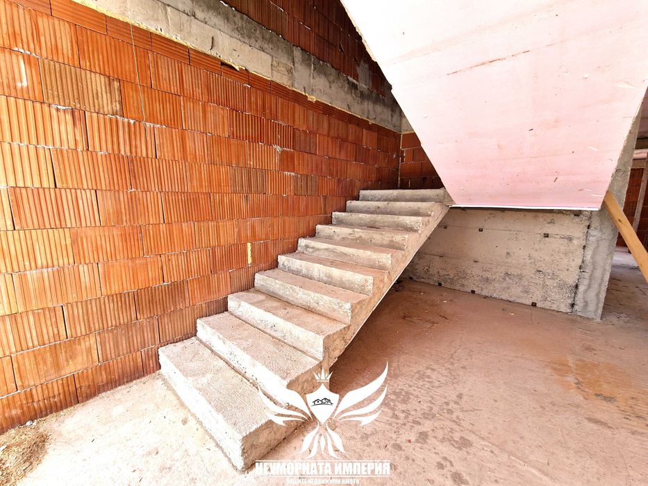 Нова двуетажна къща 294РЗП и двор 365кв.м. в Асеновград кв.Долни Воден