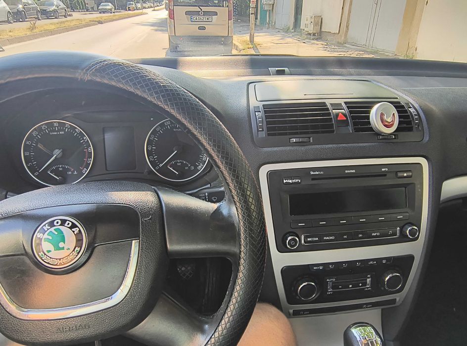 Шкода Октавия 1.6 TDI 2011