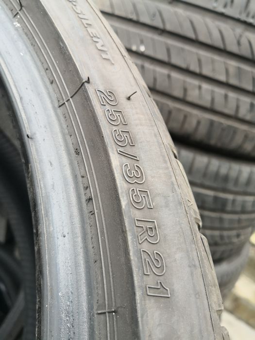 255 35 21 цола гуми Bridgestone dot 22 2 броя
