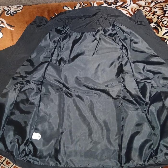 Продам ветровку новая