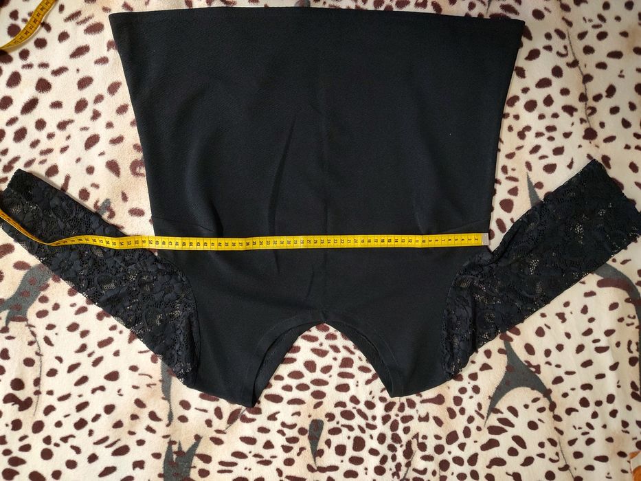 Bluză neagră cu dantela