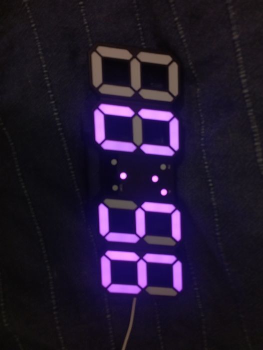 Продам часы и коврик 90/40