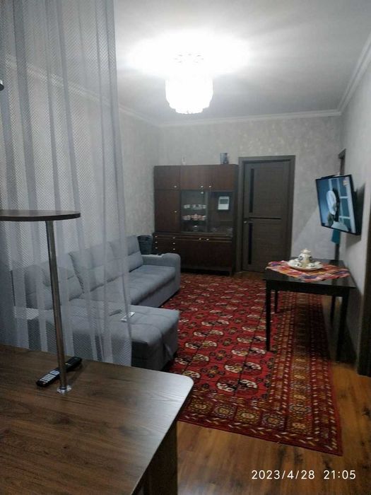 Двухкомнатная квартира в центе спального района.