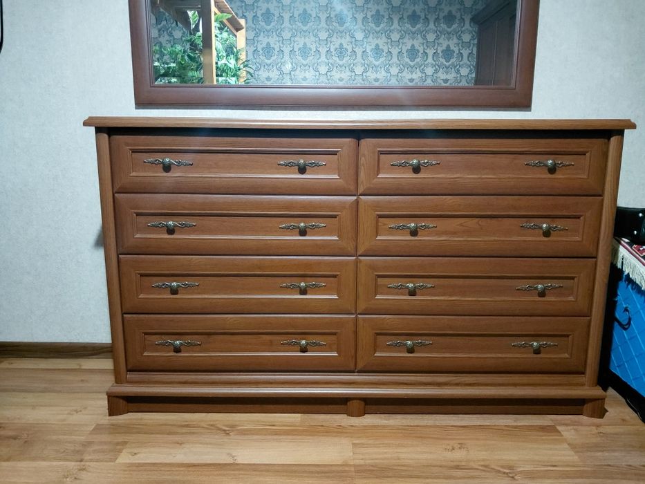 Продам камод с зеркалом