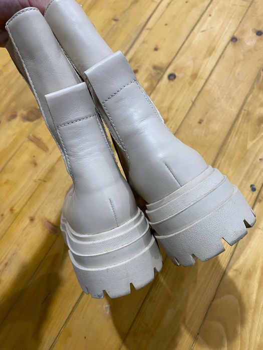 Боти Zara от естествена кожа с груба подметка в светло бежово