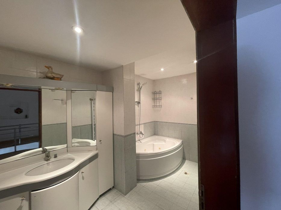 Дава се под наем Мезонет в Пловдив, Младежки Хълм - 200 кв.м за 900 € - Снимка #6