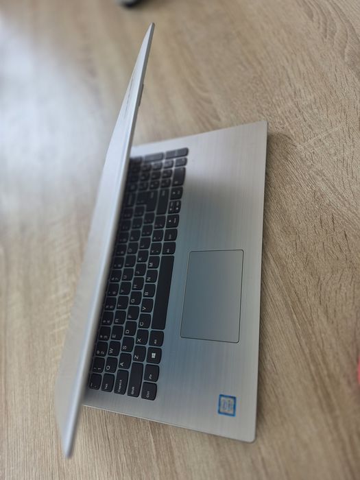 Laptop Lenovo IdeaPad 330-15IKB