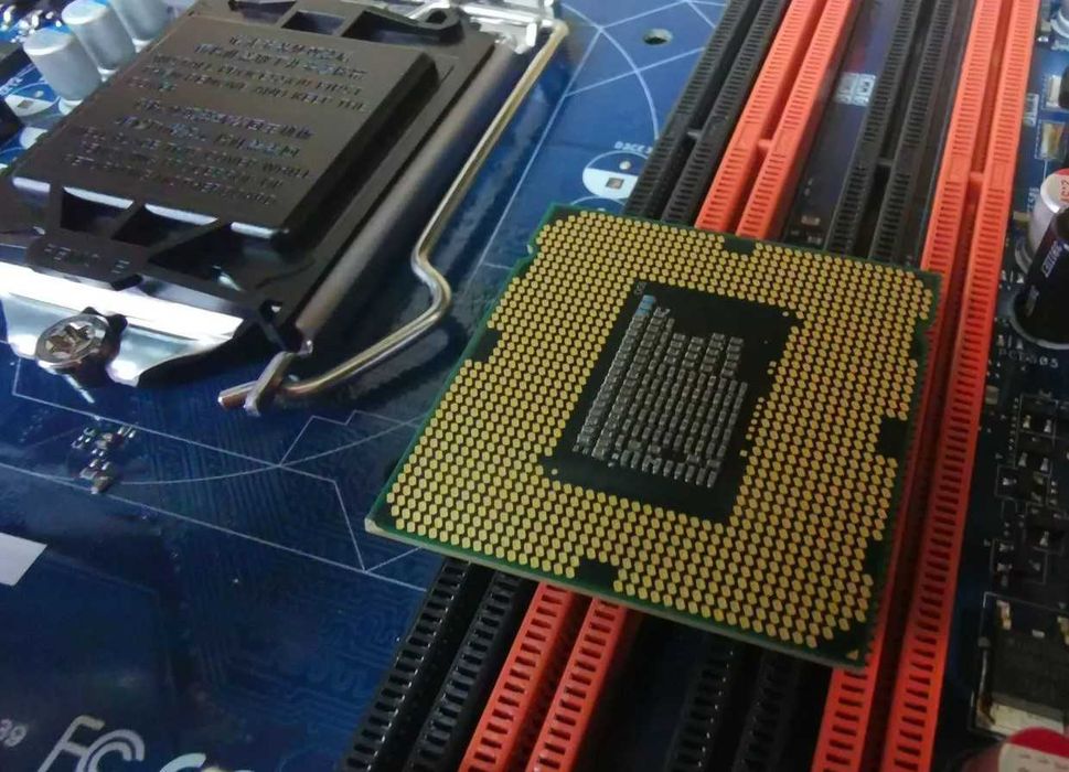 Процессор core i3 2130, 4 потока, 3.4Ghz, LGA1155