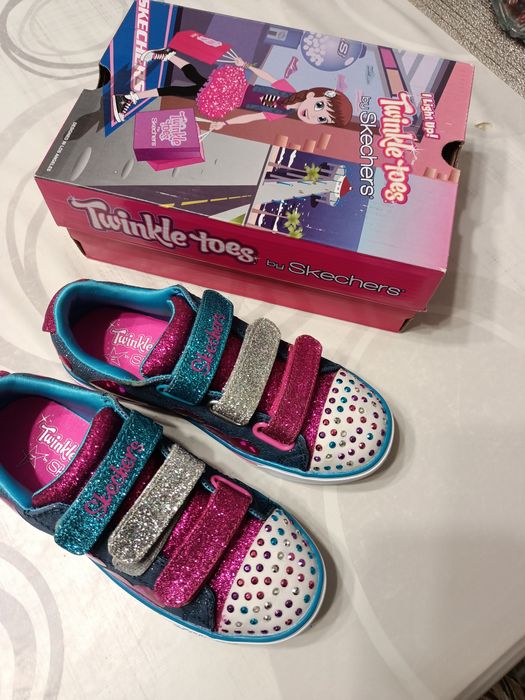 Продам новые кроссовки Sketchers 32 размер для девочек