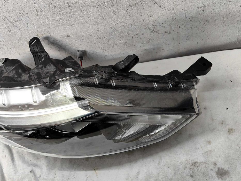 Оригинален фар Нисан Nissan Qashqai Led