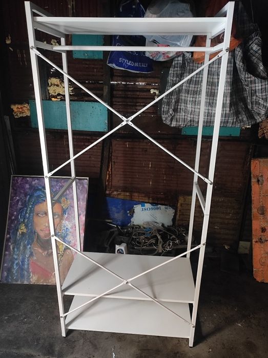 Вешалка в хорошем состояние