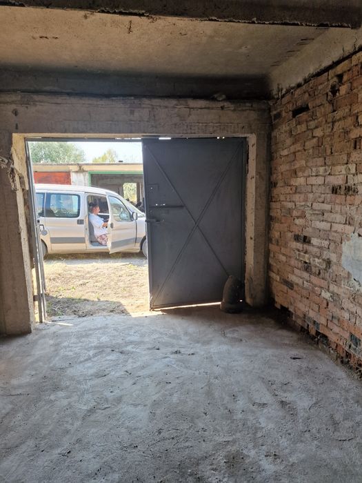 Давам гараж под наем