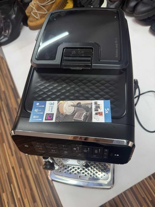 (RESIGILAT) Espressor automat Philips 3300 series