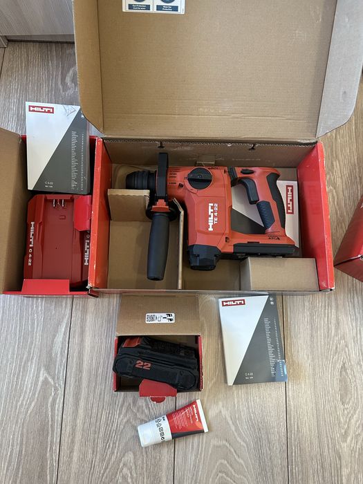 Hilti перфоратор, аккумулятор, з/у.