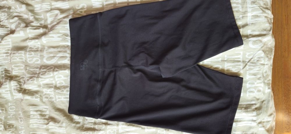 Къси панталони H&M и LC Waikiki