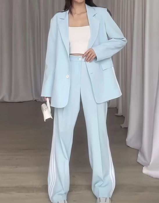 Продам красивый костюм