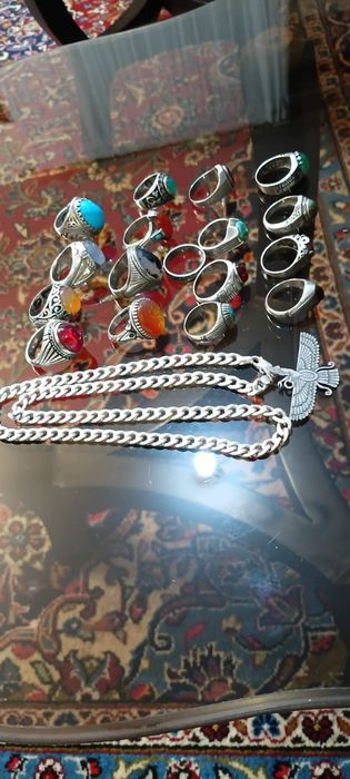 Серебряные кольца и цепь