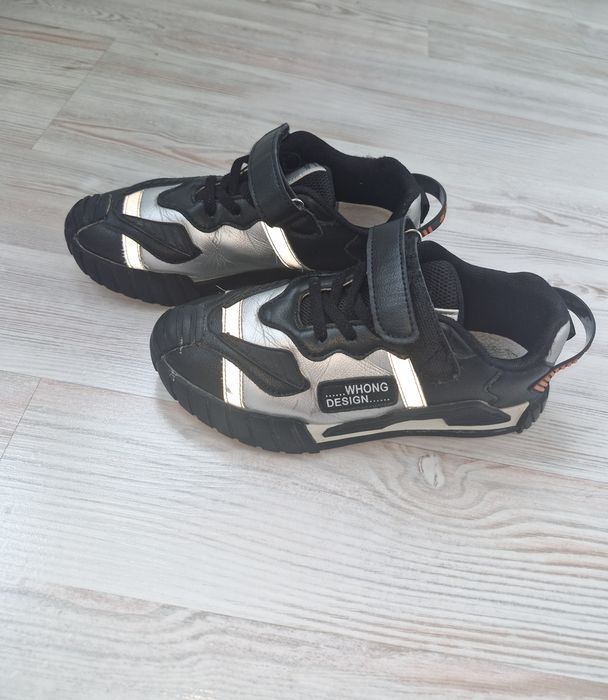 Продам кроссовки