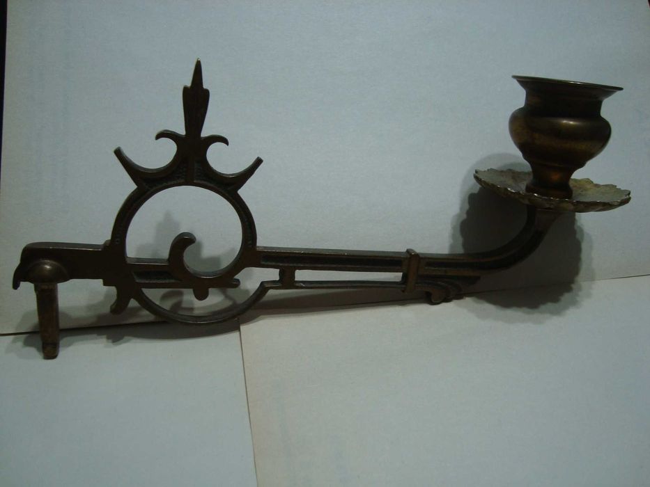 Винтидж елемент от свещник бронз