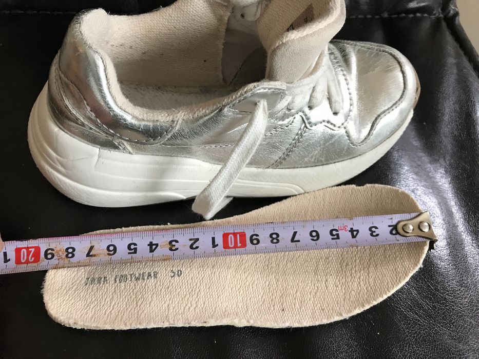 Сникърси 30 номер. ниски обувки Zara за момиче  27 номер