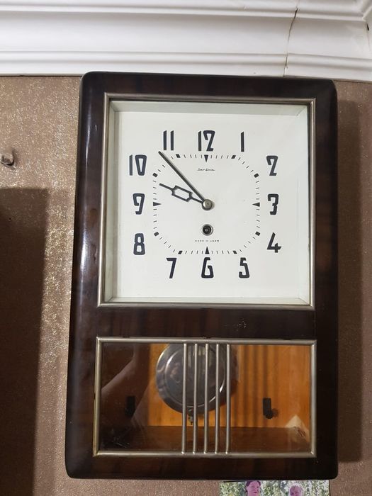 Продам часы Янтарь