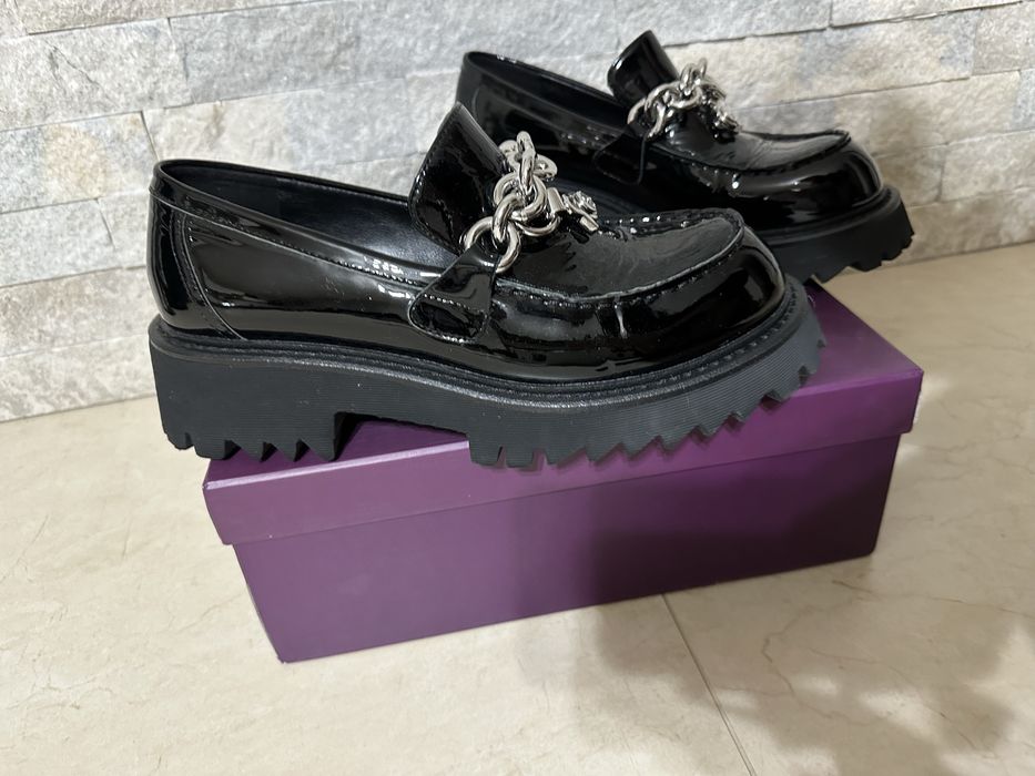 Mocasini piele lacuita