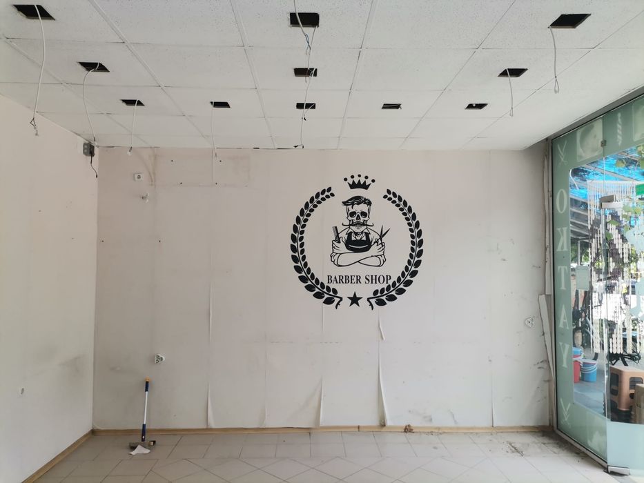 Дава се под наем Магазин в Момчилград - 43 кв.м за 510 € - Снимка #1