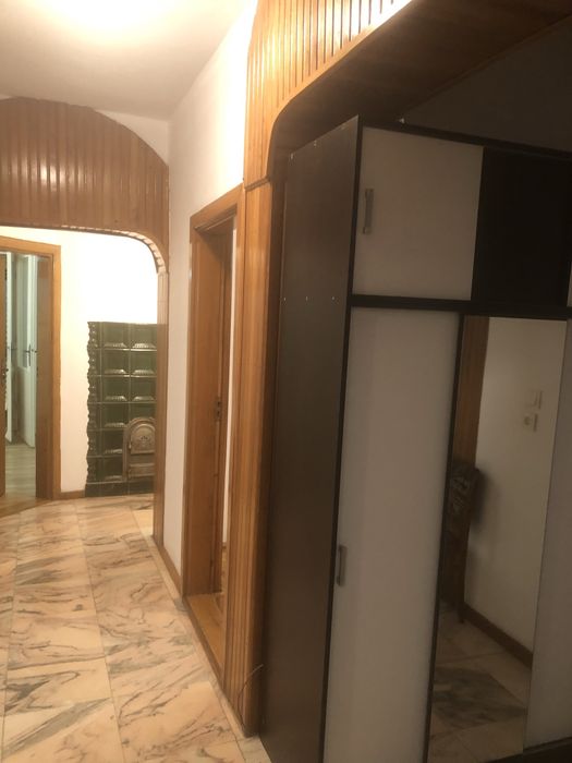 Inchiriez apartament trei camere in asociatie