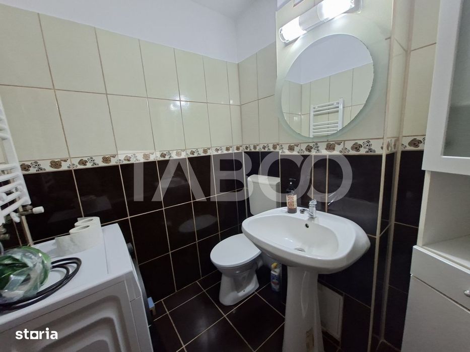 Apartament de inchiriat 2 camere zona Strand etaj 3 bucatarie separata