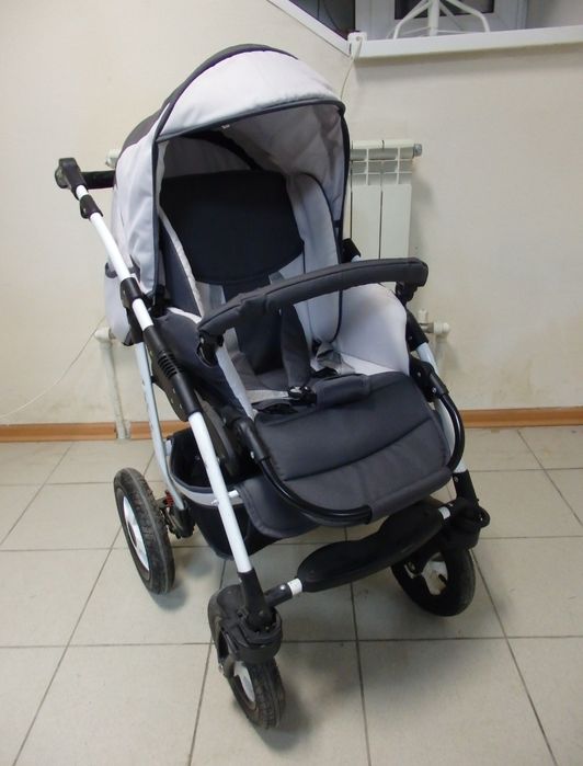 Детская коляска в хорошем состоянии
