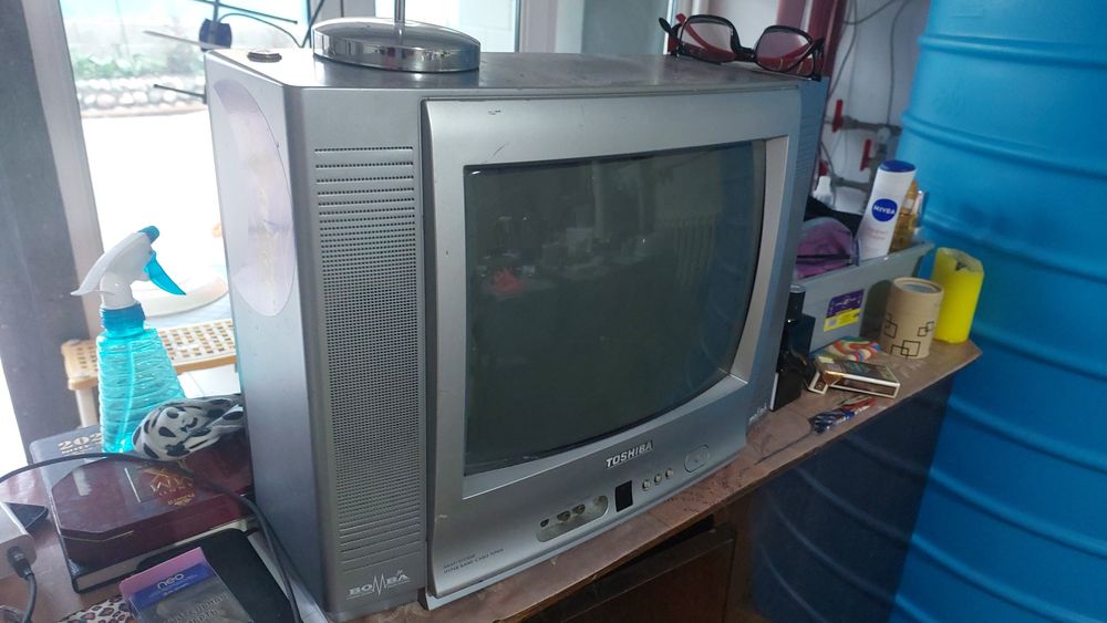 Продам телевизор