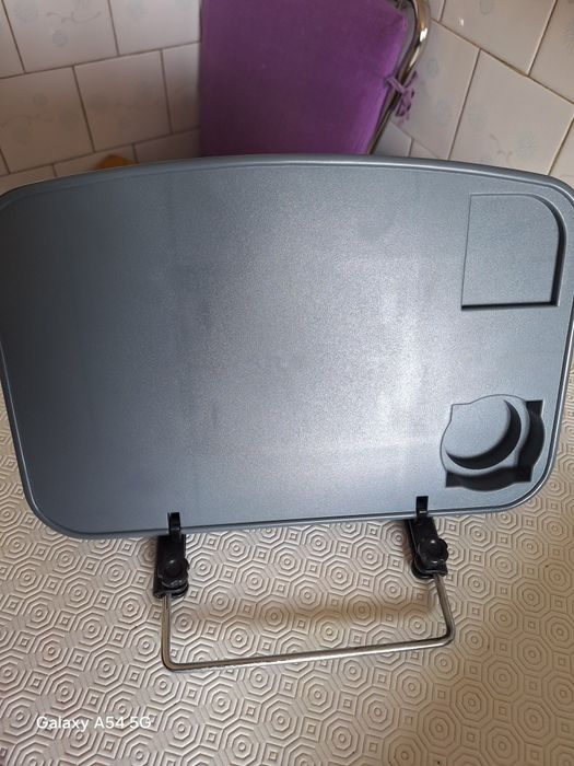 Masuta multifunctionala auto