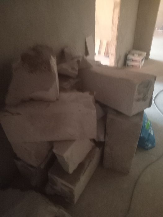 Отдам даром газоблок целые и половинки.Самовывоз.